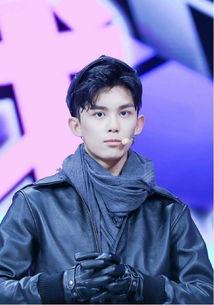 三石弟弟吃瓜娱乐圈文,娱乐圈幕后风云大揭秘